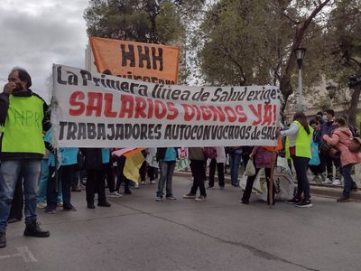 Continúa el conflicto en Salud: Neuquén amaneció con varios piquetes en las rutas
