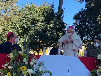 Hilario González promete apoyar a migrantes al asumir como obispo de la Diócesis de Santillo