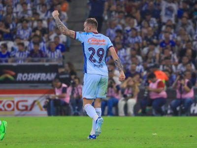 Cruz Azul pone un pie en la final tras vencer 1-0 a Rayados en el estadio BBVA (Videos)