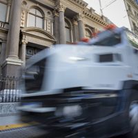 Por lo feriados, los bancos sólo atenderán tres días