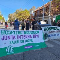 Segundo día de paro de salud: protestaron en las puertas del hospital Castro Rendón