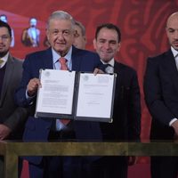 AMLO presenta iniciativa para eliminar el outsourcing; la envía al Congreso