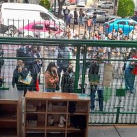 Ante cerco policial, trabajadores de la JLCA se manifiestan por "despidos injustificados"