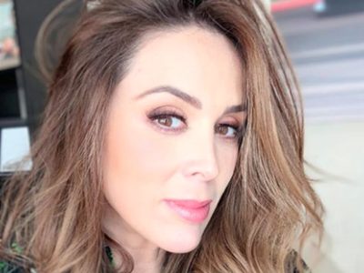 "¡Oiga señora!" Jacqueline Bracamontes causó furor en la red con una selfie ¡de pierna arriba!