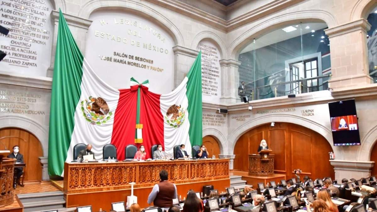 Sesión en el Congreso del Estado de México