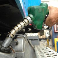 ¡Nada cambia! Kulfas afirmó que los combustibles "van a mantener el mismo precio"