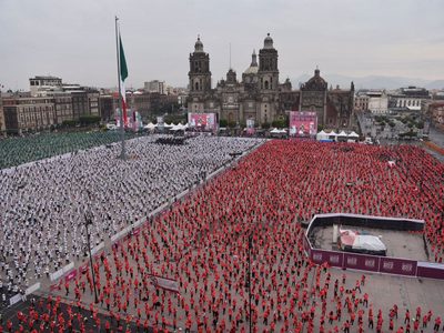 La CDMX quita a Moscú el Récord Guinness por la “Clase de box más grande del mundo”