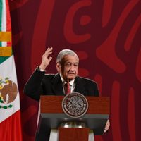 AMLO reprocha a medios por “toda una invasión a mi escasa intimidad”
