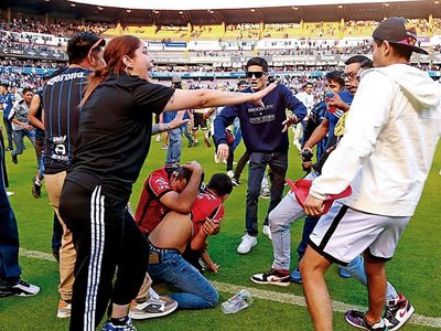 Las barras no se pueden borrar de un plumazo; "son parte de la maquinaria del futbol"