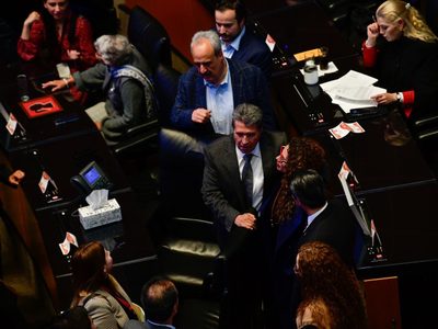 Senado avala reforma que centraliza recursos de salud para el IMSS-Bienestar