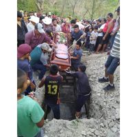 Despiden a víctimas del camión desbarrancado con votantes de la consulta en Chiapas (Video)