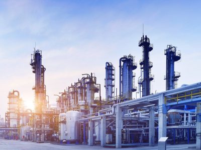 La producción del sector químico y petroquímico subió un 26% en junio