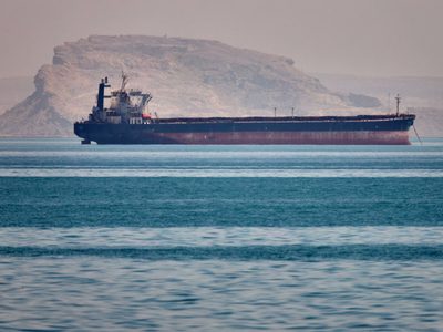 El intento de EU de abrir el estrecho de Ormuz pone a prueba el frágil cese el fuego con Irán