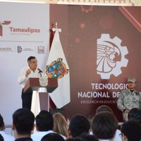 Cumple Américo al Tec Victoria; construye gimnasio