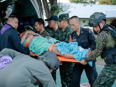 Tailandia lanza ataques aéreos en la frontera con Camboya mientras se reavivan las tensiones