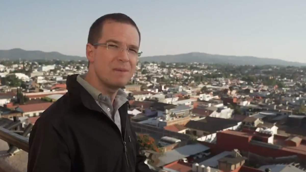 Ricardo Anaya sigue en su gira por mil municipios del país