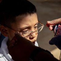 El programa de Salud Escolar comenzó la evaluación oftalmológica en escuelas de Senillosa