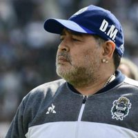 El desgarrador video de Maradona envuelto en llanto y el pedido de colaboración