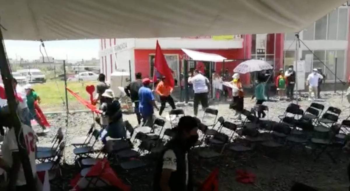 Un enfrentamiento entre antorchistas y vecinos de Laguna Chinonautla, en Ecatepec, durante un mitin de Morena