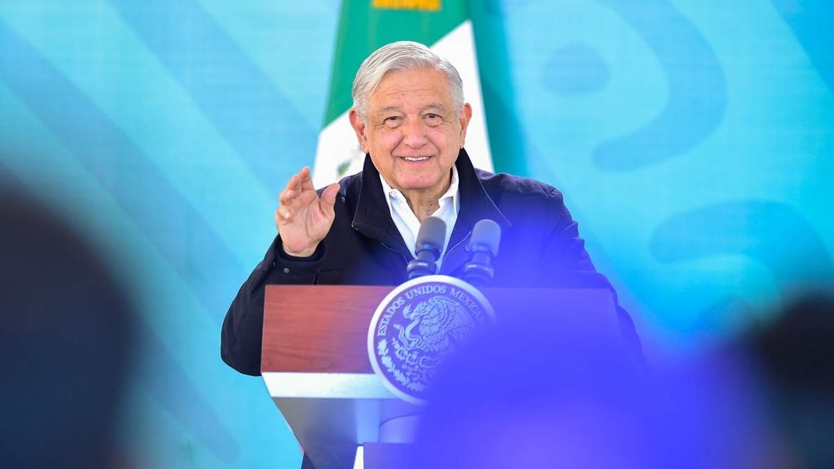 López Obrador durante su gira en Sonora