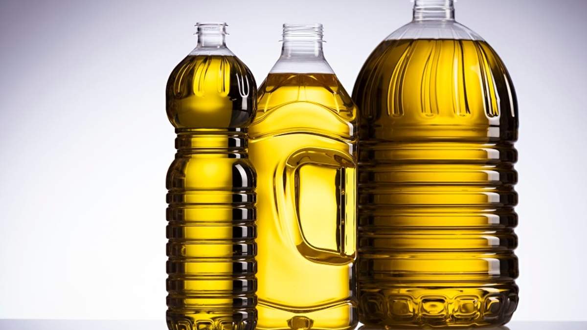 Botellas de aceite. Fuente: (Instagram).