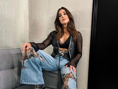 Soledad Pastorutti eligió el sweater más versátil del invierno: cómodo, cálido y con estilo