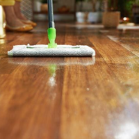 Los secretos de la abuela para limpiar tu piso de parquet y dejarlo como nuevo, sin gastar fortuna