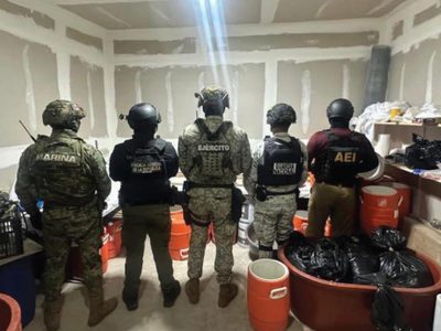 Desmantelan laboratorio de metanfetamina en zona residencial de Tijuana