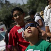 Tras eclipse solar, búsquedas por “dolor de ojos” aumentaron en Google