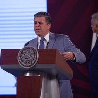 AMLO dice que Valero abusa con los precios de gasolinas y pide a la Profeco intervenir