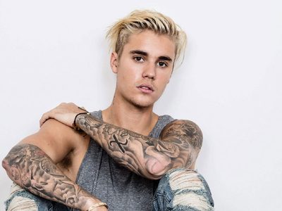 Tatuajes y un cabello alborotado: Justin Bieber causa furor en redes con esta fotografía