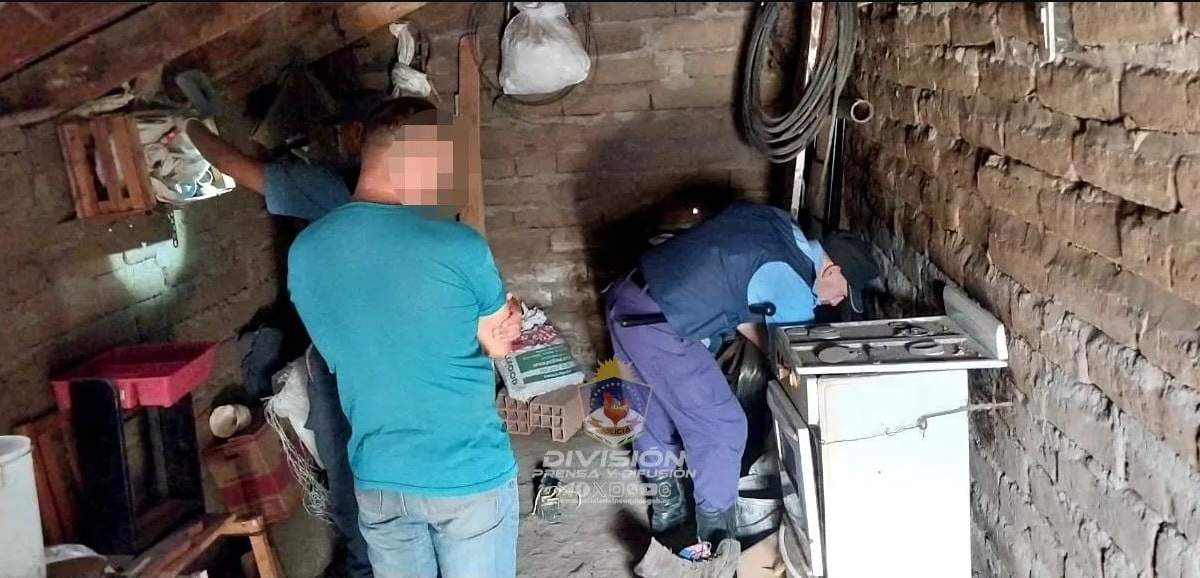 Los policías detuvieron a una persona y secuestraron varios elementos. Fuente: (Policía de Neuquén)