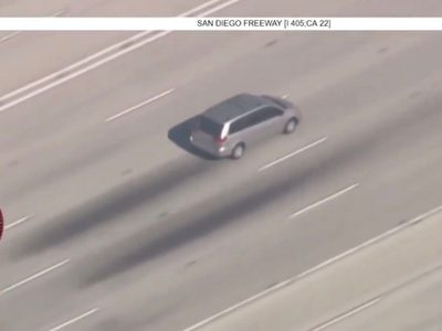 Prófuga evade a la policía por cuatro condados de California antes de huir a México (Video)