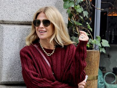 Flavia Palmiero revive un clásico con la chaqueta más trendy del invierno