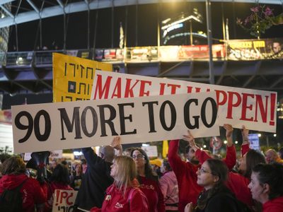Manifestantes en Israel exigen al gobierno detener la guerra y completar el acuerdo de alto el fuego