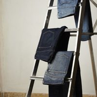 Los llamativos pantalones que seguro tenés en el placard y que no te vas a cansar de usar esta temporada