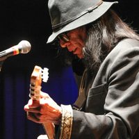 Muere el cantautor Sixto Rodriguez del documental "Searching for Sugarman"