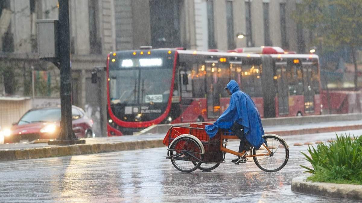 Probabilidad de lluvias fuertes con puntuales muy fuertes en la Ciudad de México el viernes