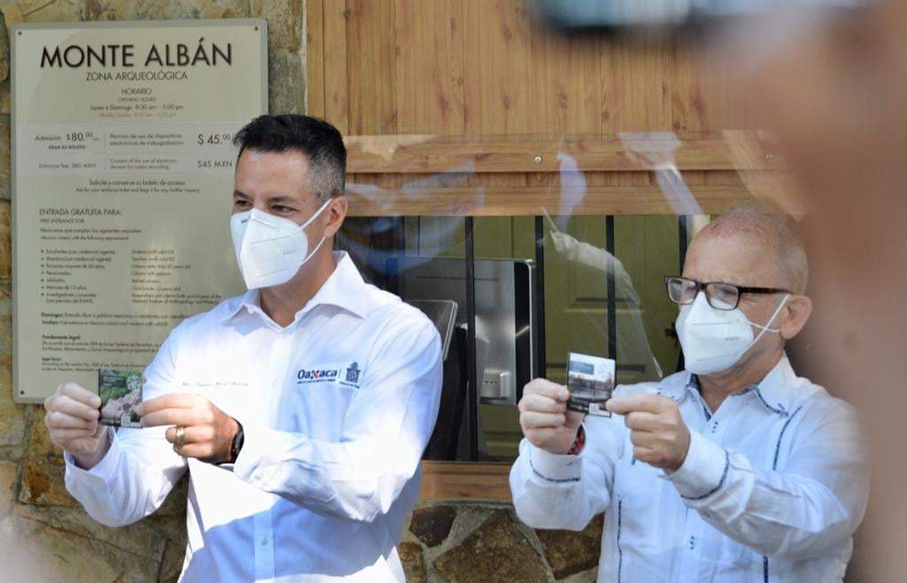 El gobernador Alejandro Murat y el director del INAH, Diego Prieto
