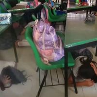 Alumnos y maestros de primaria en Cuautla realizan simulacro de balacera (Video)