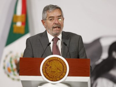 SRE reporta 13 mexicanos muertos en custodia del ICE; otros 13 mil están detenidos