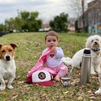 Miradas de amor: con siete meses, Ema, la hija de Eugenia Tobal, vivió un momento muy especial