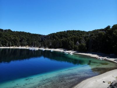 Dónde relajarse en Bariloche: descubrí seis playas del Nahuel Huapi para el verano