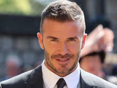 El futuro futbolístico de David Beckham es incierto, pero sorprendió con el compromiso de su hijo
