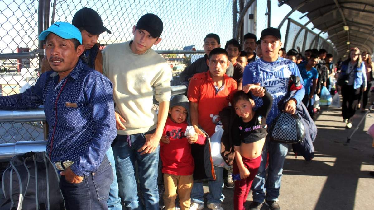 Solicitantes de asilo en la frontera entre México y Estados Unidos