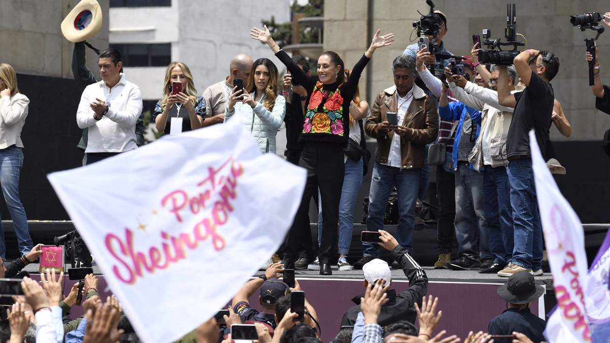 Claudia Sheinbaum en el Monumento a la Revolución