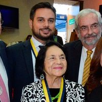 La UNAM entrega premio 'Alfonso García Robles” a cinco defensores de migrantes