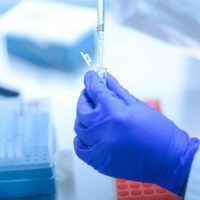 Aplican sobredosis de la vacuna de Pfizer a ocho personas en Alemania; hospitalizan a una