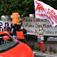 Bloquean, por segundo día, accesos al INE en repudio a Córdova y apoyo a Salgado Macedonio