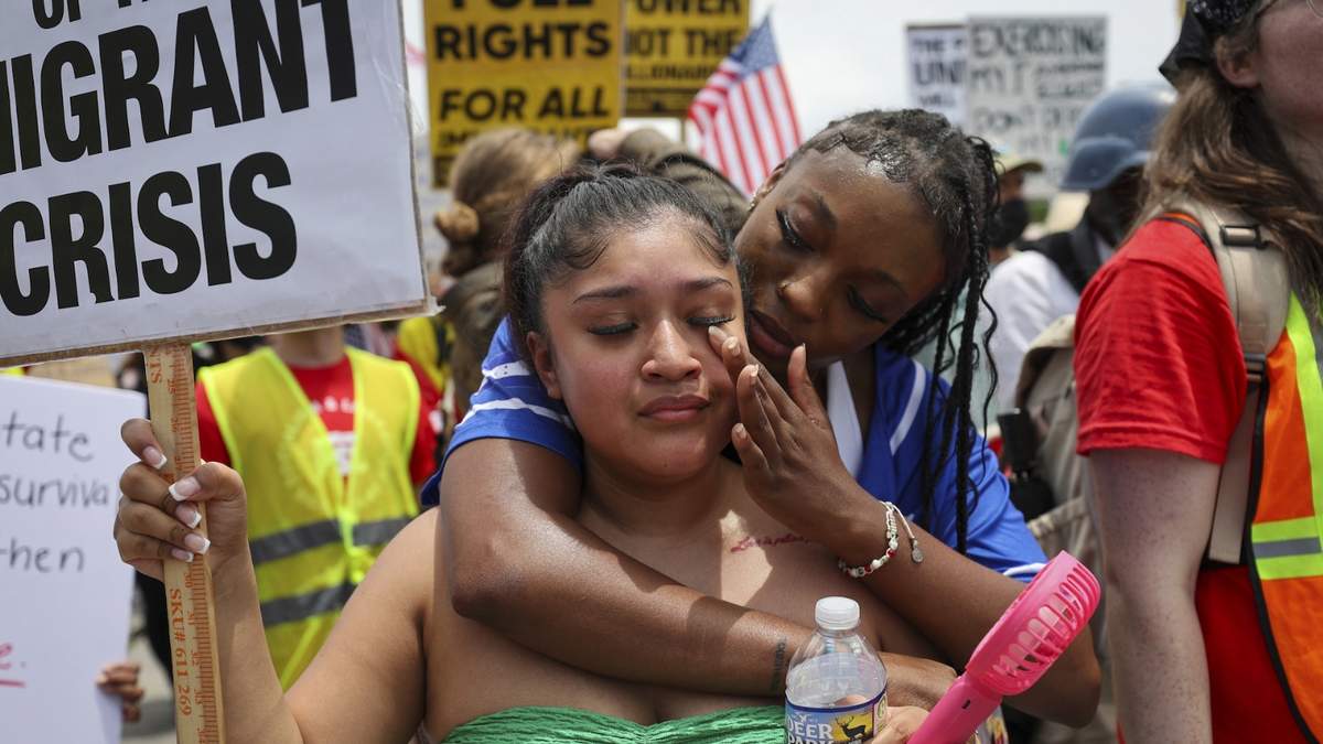 Protesta contra redadas de ICE